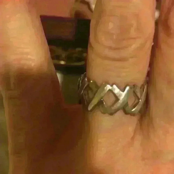 Sterling Silver ring   - Picture 2 of 4